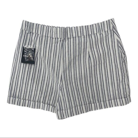 Forever 21 Medium Navy Blue Pinstripe Shorts - Picture 2 of 5